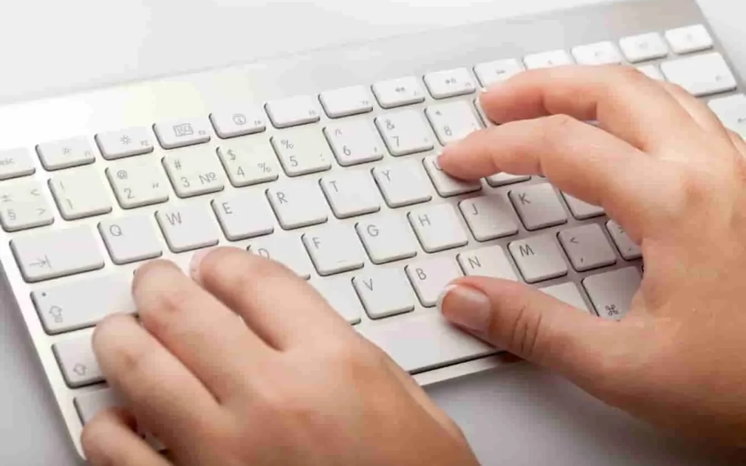 Comment faire l&rsquo;antislash (\) sur MacBook : le guide complet (AZERTY & autres)