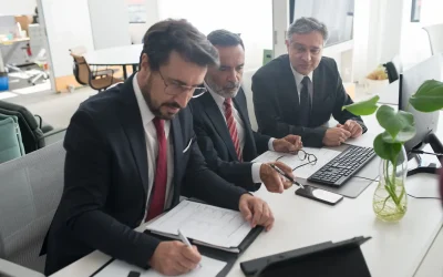 Pacte d&rsquo;actionnaires : les clauses essentielles à intégrer absolument